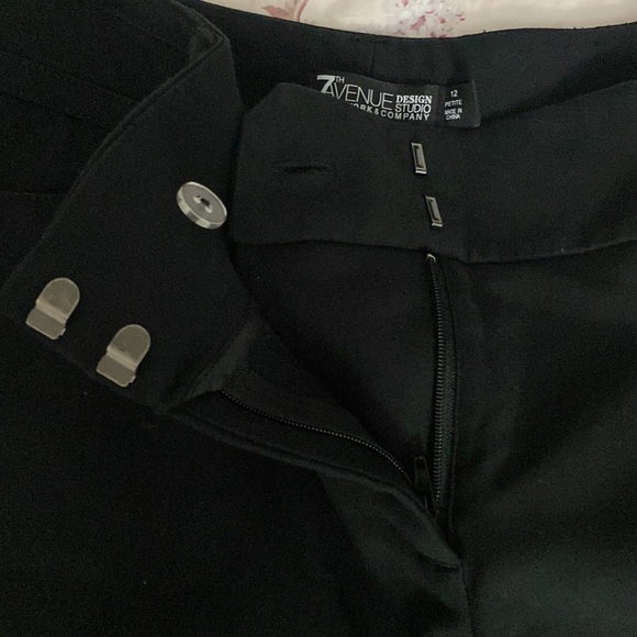 NY&Co. 7th Avenue Design Studio | Black Trouser Pants - Picture 4 of 12